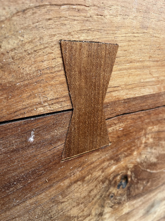 Image 1 of Massieve eettafel teakhout, voor de eetkamer of als tuintafel.