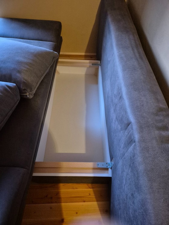 Image 1 of Sofá cama “Mona” con caja de almacenamiento y cojines.