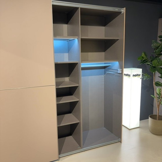 Image 1 of Armadio con ante scorrevoli Nolte Concept ME310