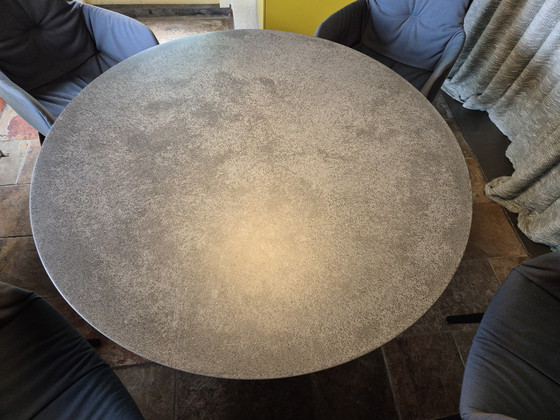 Image 1 of Table MDF Itaia Rock - Diameter 120 cm - Concrete
