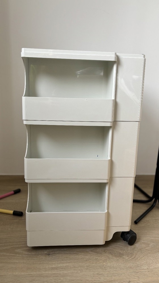 Joe Colombo Bobby B33 storage trolley Bieffeplast, Storage cabinet, Plastic, White (photo 6 of 8)