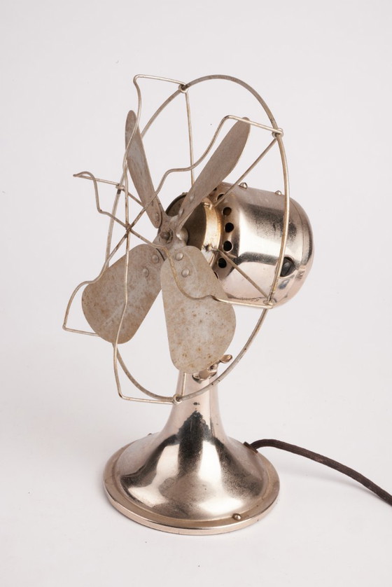 Image 1 of Antieke vintage ventilator, circa jaren 20
