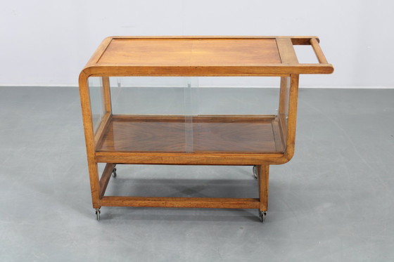 Image 1 of 1930er Jahre Art Deco Servierwagen aus Nussbaumholz, Tschechoslowakei