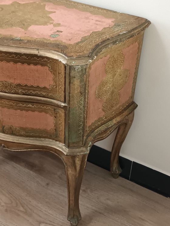 Image 1 of Commode Florentine