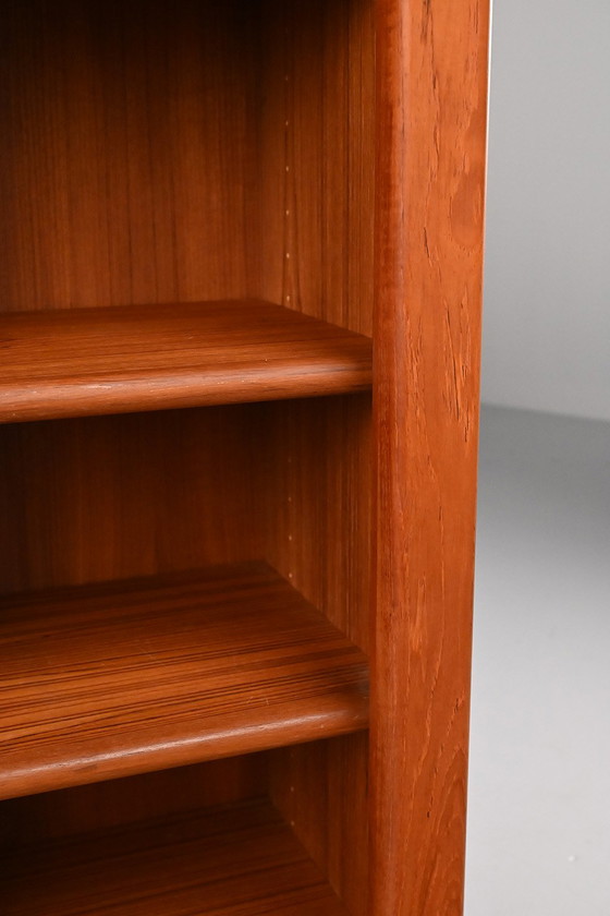 Image 1 of Armoire haute Silkeborg