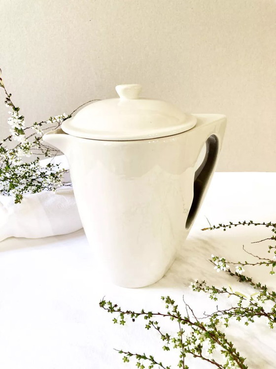 Image 1 of Teiera contemporanea in terracotta