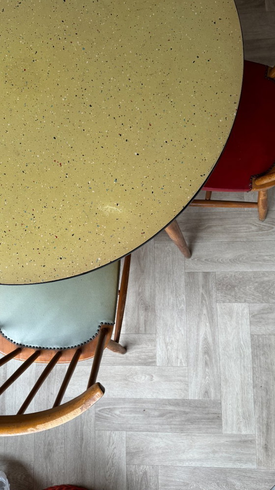 Image 1 of Silla de láminas 4x con tablero de terrazo