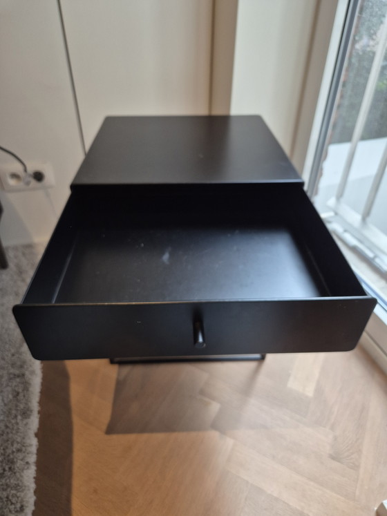 Image 1 of 2 mesitas de noche de hierro