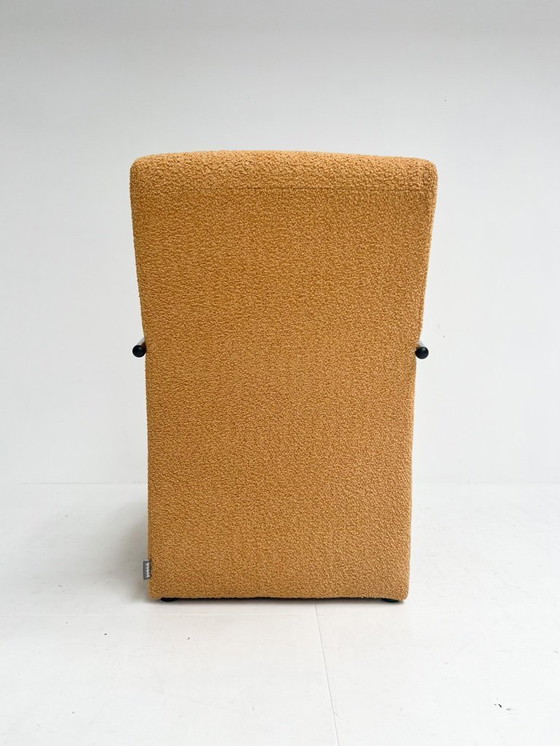 Image 1 of Poltrona Woood Halifax appena rivestita in tessuto teddy