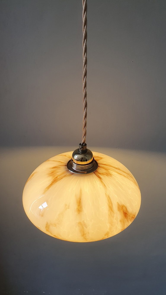 Image 1 of Suspension vintage en verre opalin de style Art déco
