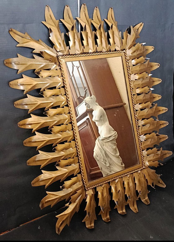 Image 1 of Vintage wall mirror - Gold-plated metal with double row of acanthus leaves - circa 1965-1980 / Mirror of Acanthus Leaves