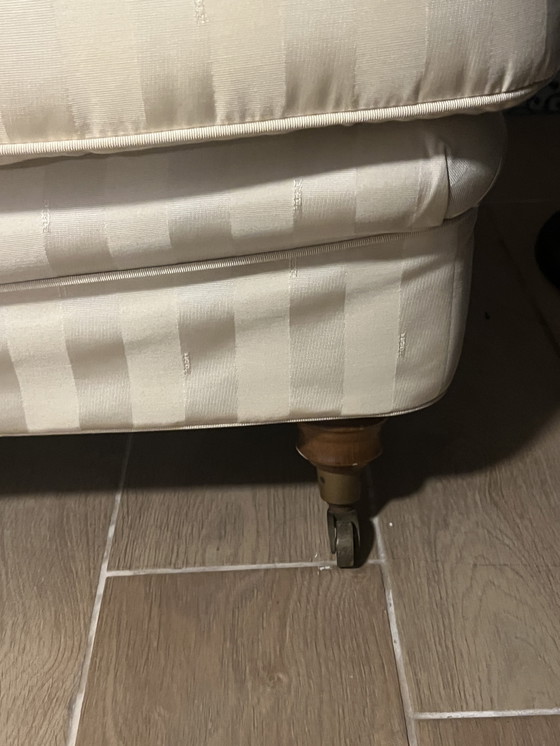 Image 1 of Salon Fendi