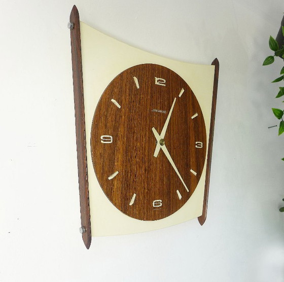 Image 1 of Vintage wandklok JUNGHANS uit de jaren 60/70, minimalistisch, atomisch Deens design, teakhout.