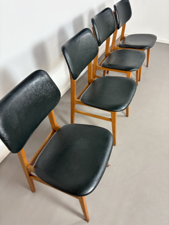 Image 1 of 4 x Beuken met Donkergroene Skai Eetkamer Stoelen 1960’s Möbel DDR
