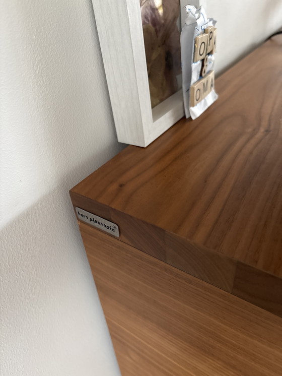Image 1 of Dressoir Bert Plantagie massief notenhout model Vision