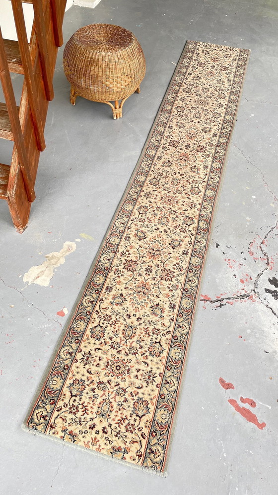 Image 1 of Tapis de couloir Beige Gris-Bleu vintage