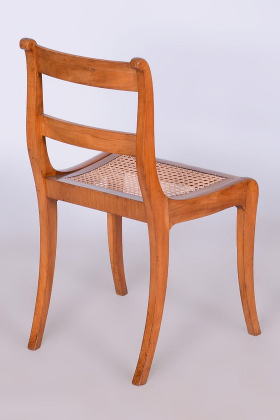 Silla Biedermeier restaurada, de madera de cerezo y ratán, de estilo polaco, Austria, década de 1830. (photo 4 of 11)