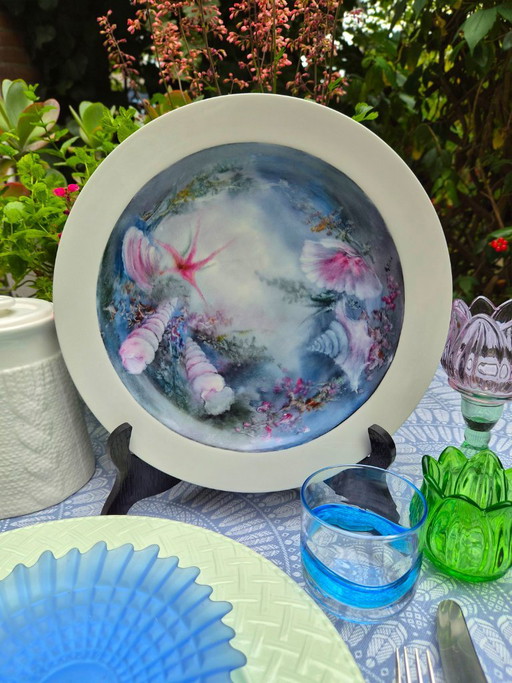 Tognana Porcellana porcelain serving plate sea creatures signed and hand-painted A. Mio. – servies