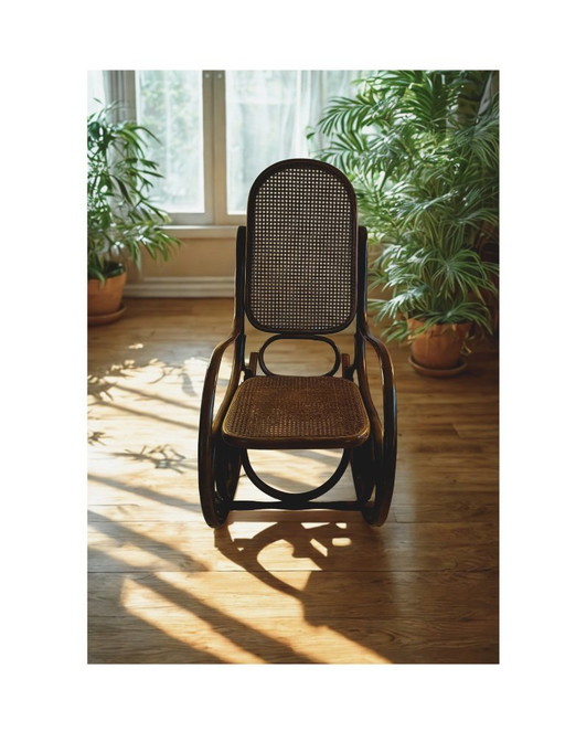 Sedia a dondolo in legno vintage | stile Thonet