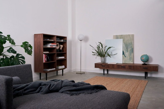 Image 1 of Librería de nogal - R02