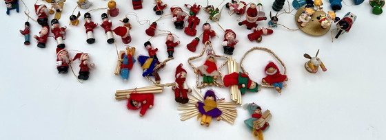 Image 1 of Grande collection de décorations de Noël artisanales – environ 100 pièces – bois, paille et tissu – datant des années 1970-1990