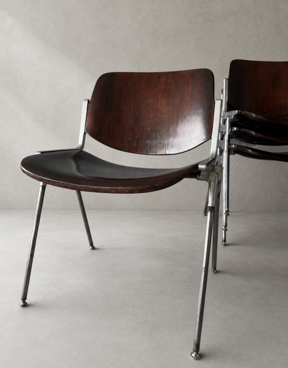 Image 1 of 4 vintage Castelli stoelen, bruin hout, prachtig patina