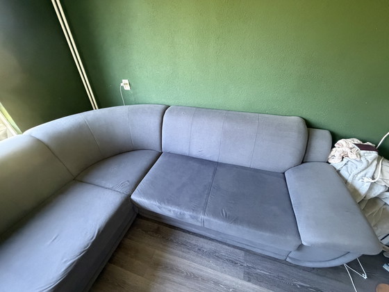 Image 1 of Comfortabele grijze hoekbank met lichte gebruikssporen