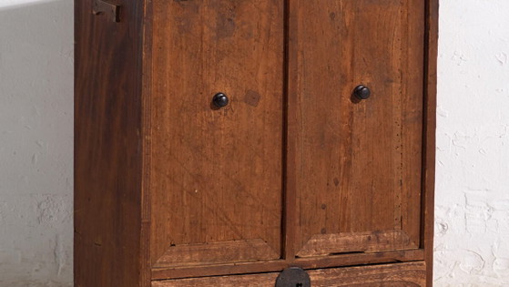 Antique Japanese cedar mizuya ko-dansu furniture, Meiji-Taishō period (c. ) #39 – Storage cabinet, Cast Iron (photo 3 of 40)