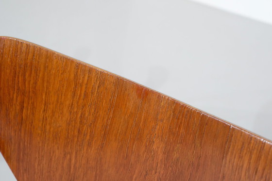 Image 1 of Stuhl Modell "3207" aus Holz von Arne Jacobsen für Fritz Hansen, Dänemark, 1955.