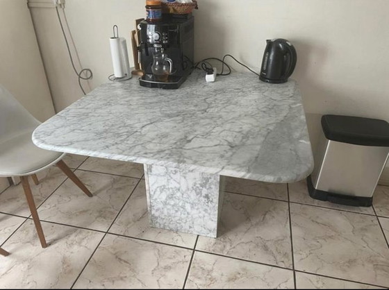Image 1 of Mesa de comedor de mármol macizo de Carrara
