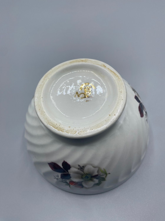 Bol en porcelaine française – Cannelé – Décor floral – Fin du XIXe siècle – Objets déco (photo 4 of 4)