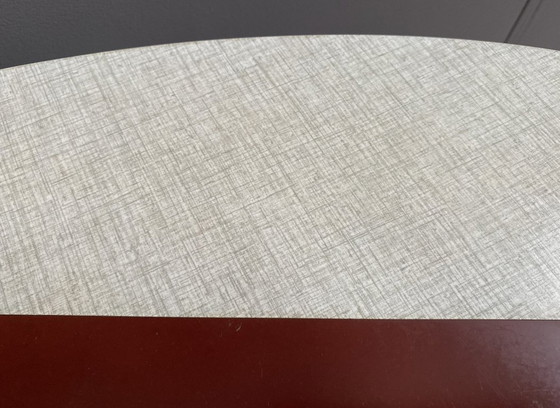 Image 1 of Mesa a rayas en forma de riñón, años 60, con tablero de formica.