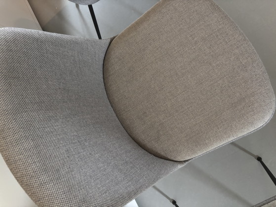 3x Rely HW9 Upholstered in 2 Colors Rewool Bronze Base – &Tradition, Dining chairs (photo 3 of 5)