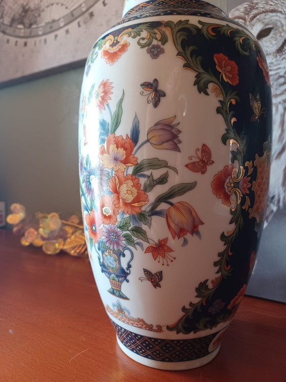 Vintage Japanese Imari Vase - Eiwa Kinsei Porcelain with Flowers and Gold Accents - 1950s (photo 4 of 9)
