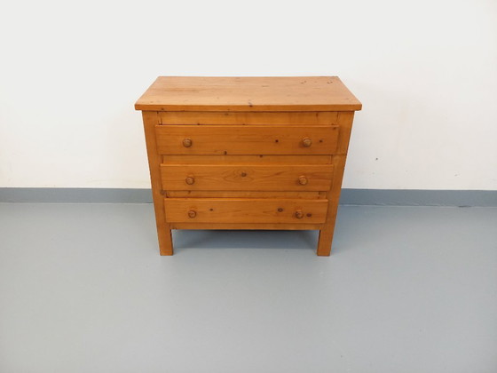 Image 1 of Vintage pine chest of drawers from the 70s/80s