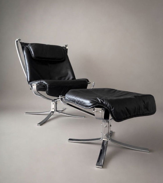 Image 1 of Vintage Falcon loungestoel en voetenbank, Sigurd Resell, chroom