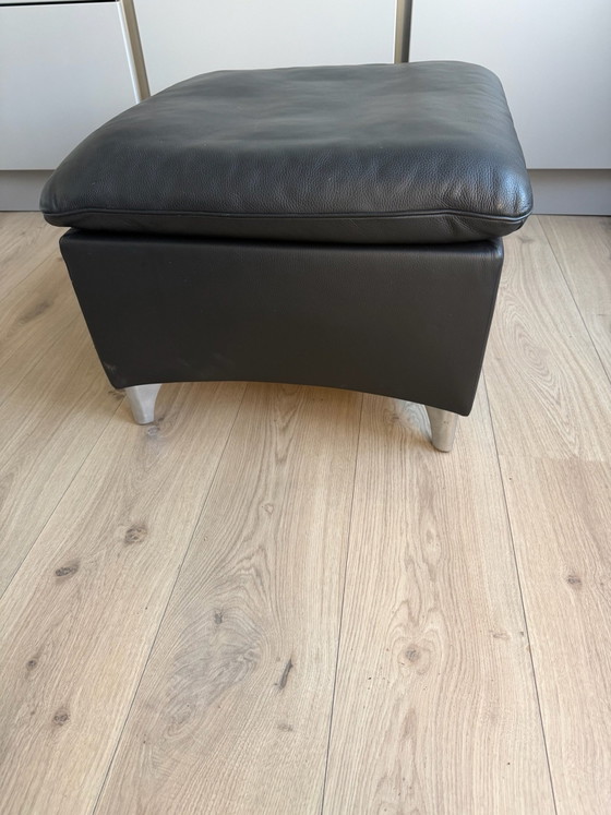 DeSede DS23 black leather design footstool – de Sede, Footstools & poufs, Metal (photo 3 of 6)