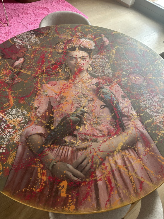 Handgemaakte Maximalistische Eettafel – Frida Kahlo Inspired – Ø140 cm – Mdf, Wood (photo 3 of 7)