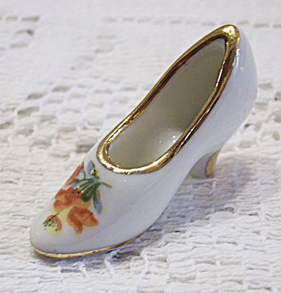 Image 1 of Ensemble De 5 Chaussures Miniatures En Porcelaine De Limoges