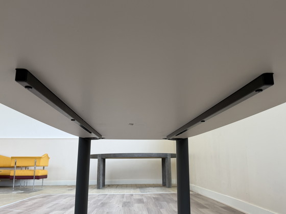 Image 1 of Table de salle à manger Leolux Tico NEUVE