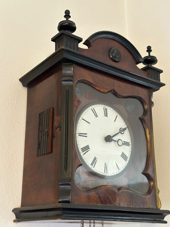 Antike Wanduhr mit Emaille-Zifferblatt und Gewichten – Uhren, Glass, Metal (photo 3 of 6)