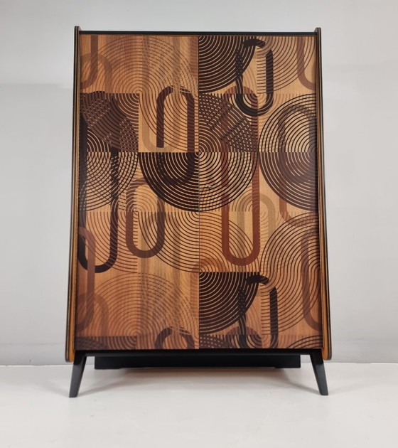 Image 1 of Vintage walnoten garderobekast, 1970