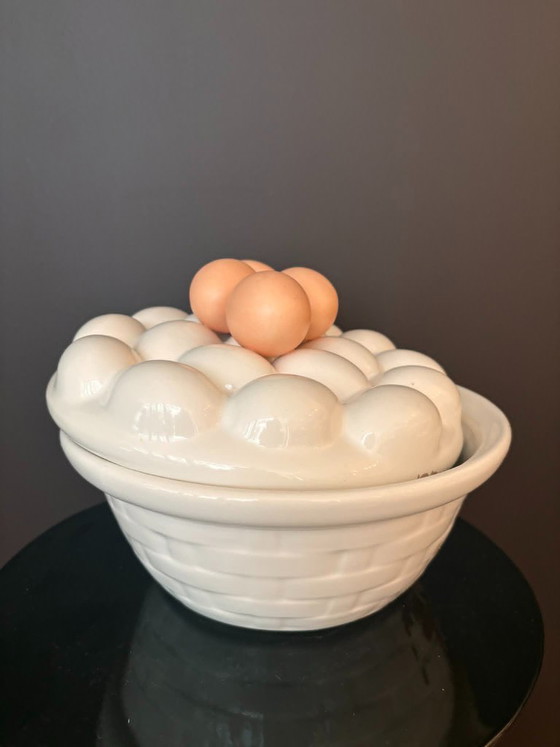 Image 1 of Vintage Italiaanse Majolica eierterrine met deksel 