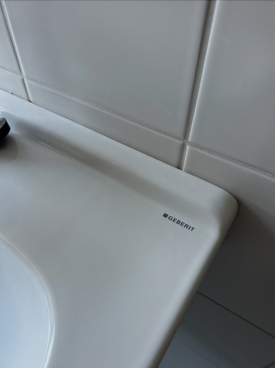 Nouveau, Geberit 300 Basic avec robinet/siphon (!) – Coiffeuses, Ceramic (photo 4 of 9)