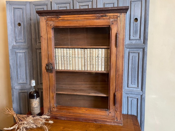 Image 1 of Vitrine suspendue, meuble de collection, meuble de toilette, antiquité française