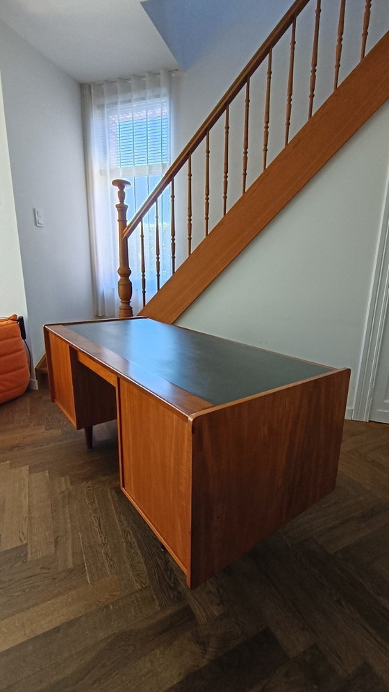 Prachtig VINTAGE bureau – Wood (photo 4 of 8)