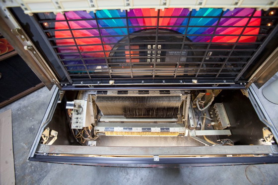 Image 1 of Gerestaureerde en onderhouden Seeburg Sunstar jukebox uit 1976 met 80 schijven en 160 nummers.