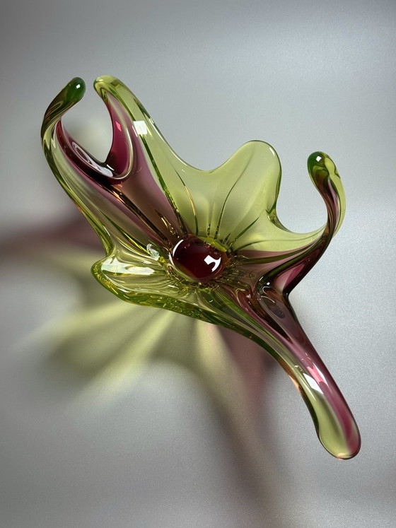 Image 1 of Grande centrotavola in vetro di Murano all'uranio di Seguso, Italia, anni '50-'60 — 50 cm