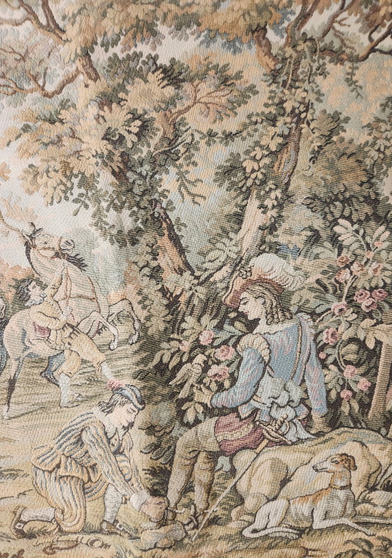 Duits wandtapijt van Gobelin Jacquard in de stijl van Aubusson. Tapijt met een elegant jachtlandschap in (photo 16 of 30)