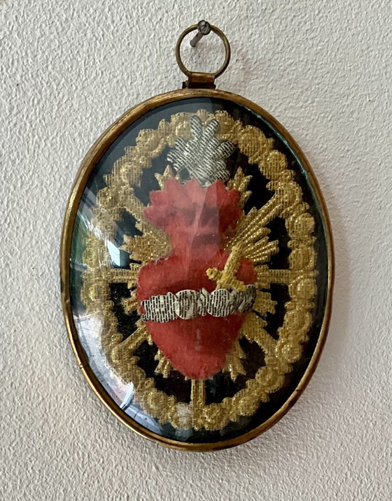 Antique French Sacred Heart under Domed Glass, c.1900 – Decorative Objects, Brass (photo 2 of 5)